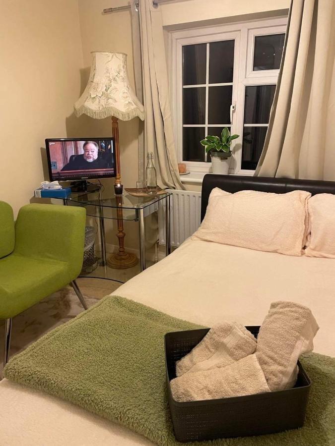 Cozy Homestay Croydon Exterior photo